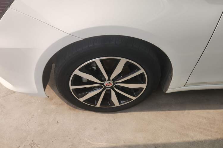 Used Roewe i6 2017 20T Automatic Internet ZhiZun Edition