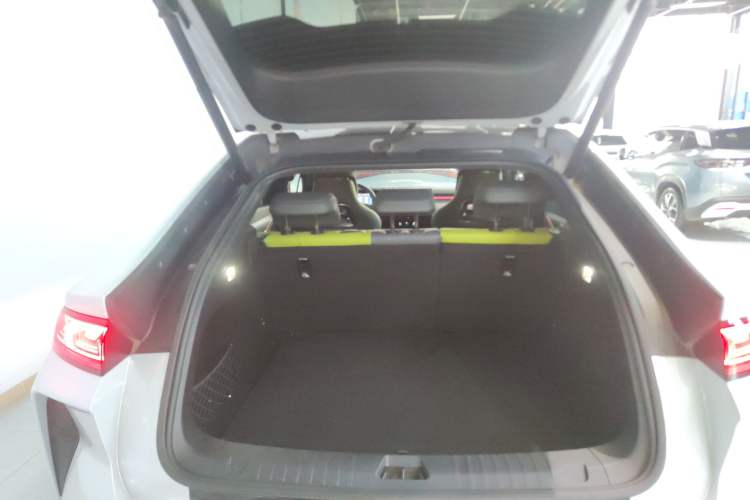 Used BYD Song L EV 2025 Intelligent Driving Version 602 km Range LiDAR-equipped All-Wheel-Drive Type