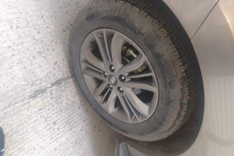 Used Hyundai ix35 2013 2.0L Automatic Two-Wheel Drive Smart GLS China IV Standard
