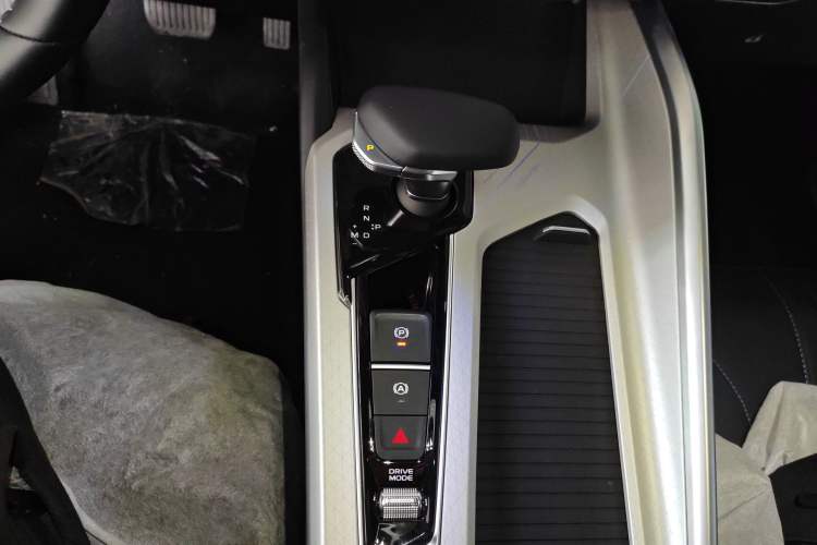 Used Geely Auto Preface 2025 Dongfang Yao 1.5TD Kunlun Edition
