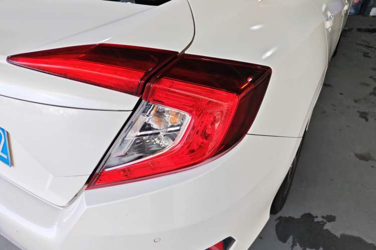 Used Honda Civic 2016 220TURBO CVT Luxury Edition
