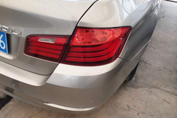 Used BMW 5 Series 2014 520Li Elegant Model
