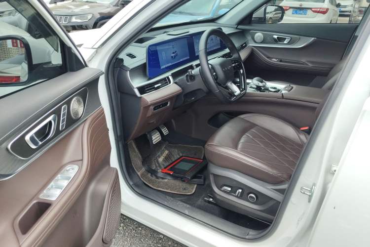 Used Chery Tiggo 8 PRO 2024 Champion Edition 390T Two-Wheel Drive Aoshi Version 5 Seats
