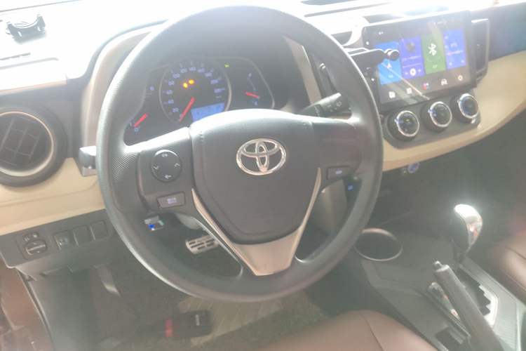Used Toyota RAV4 2015 2.0L CVT Two-Wheel Drive Urban Edition
