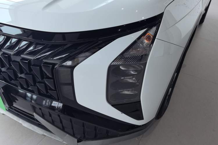 Used Hyundai ix35 2023 Musso 2.0L Prestige LUX Edition
