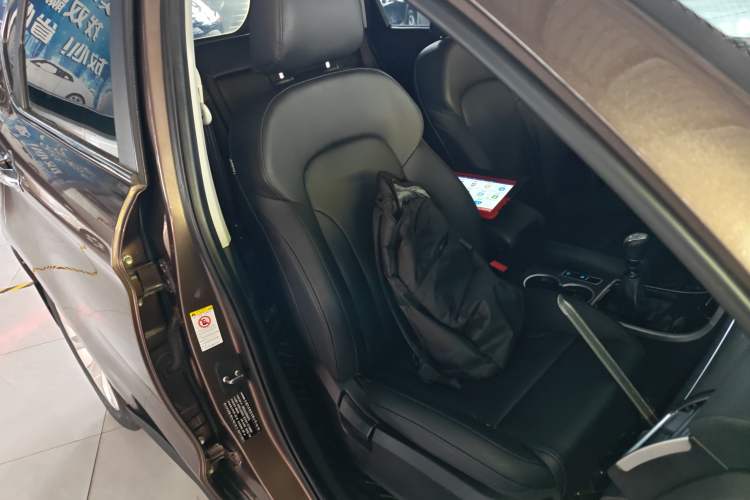 Used Haval H2 2017 Red-Label 1.5T Manual Two-Wheel Drive Luxury Model
