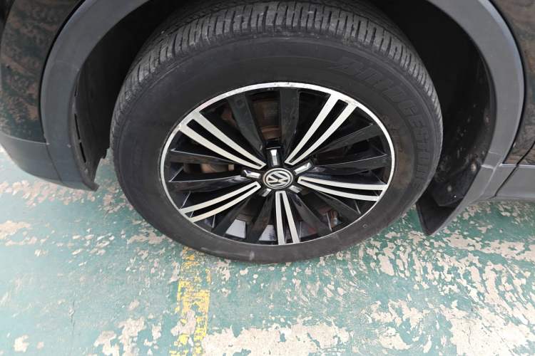 Used Volkswagen Tiguan L 2017 380TSI Automatic All-Wheel-Drive Luxury Edition
