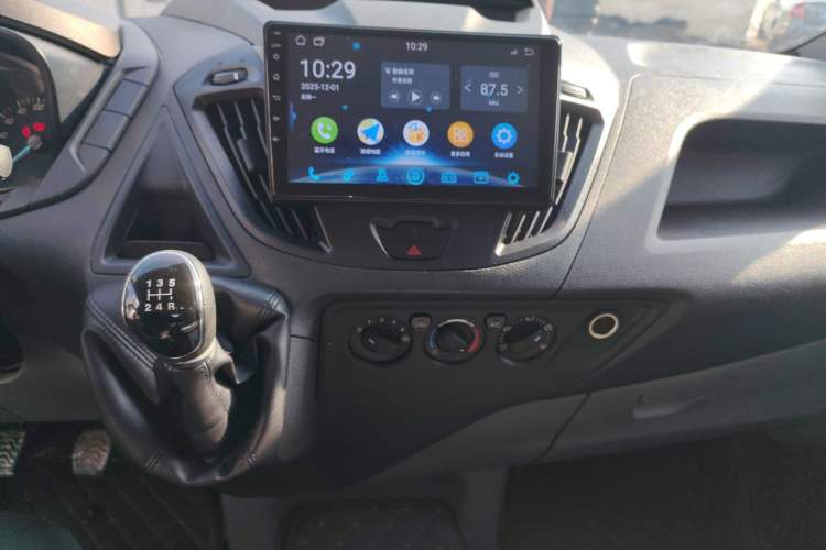 Used Ford Transit 2019 2.0T Diesel Multi-Purpose Commercial Vehicle Short Wheelbase Mid-Roof Design 6-Seater China VI Standard
