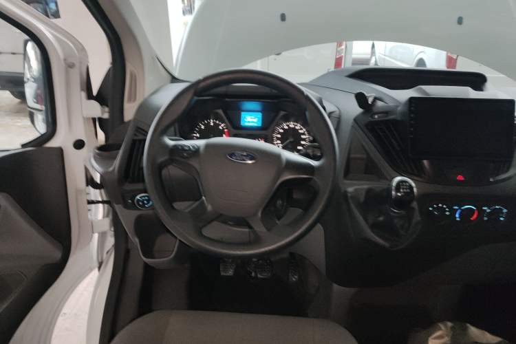 Used Ford Transit 2019 2.0T Diesel Multi-Purpose Commercial Vehicle Mid-Drive Mid-Roof 6-Seater China VI Standard