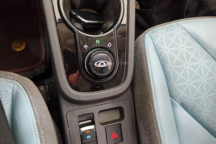 Used Chery Little Ant 2022 Sweet Pink Edition Half-Sugar Version Lithium Iron Phosphate 29.2 kWh 30 kW 301 km
