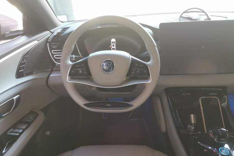 Used BYD Han 2025 EV 605KM Prestige Model
