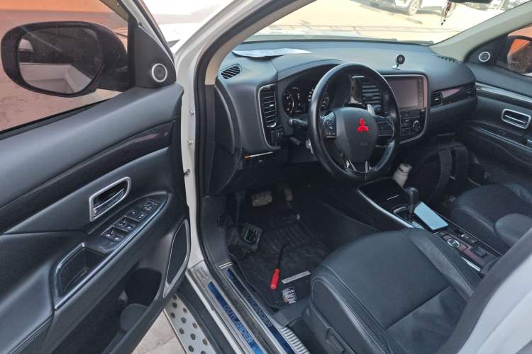 Used Mitsubishi Outlander 2018 2.4L 4x4 Elite Edition 5 Seats