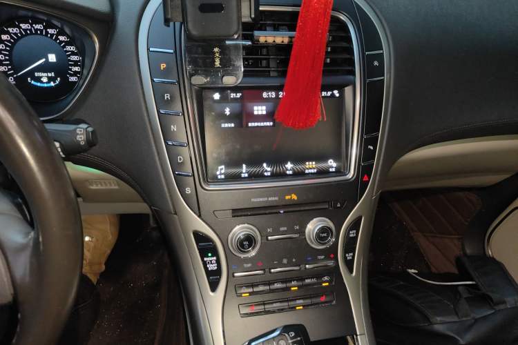 Used Lincoln MKX 2017 2.0T Two-Wheel Drive Deluxe Edition