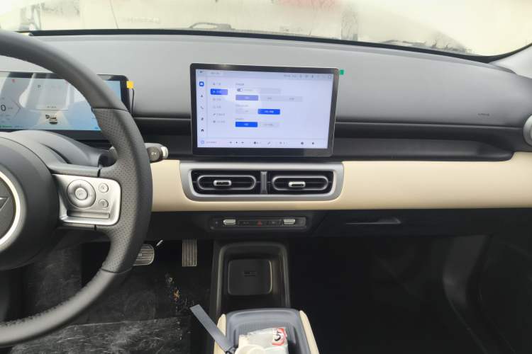 Used Wuling Bingo PLUS 2024 330 km Range Five-Seater Version
