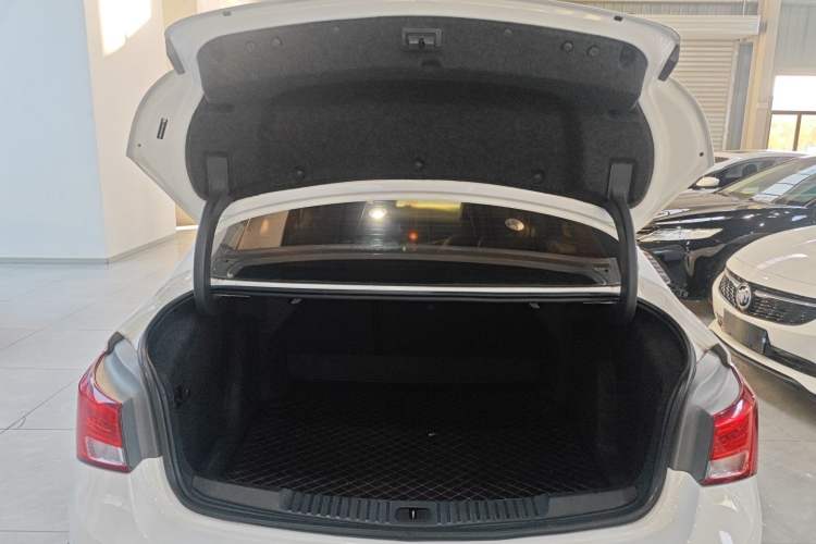 Used Buick Verano 2018 Sedan 20T Dual-Clutch Luxury Model
