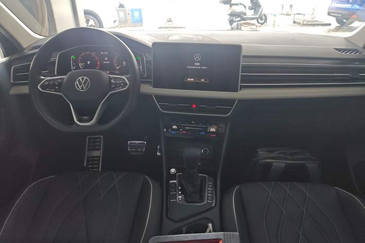 Used Volkswagen Tiguan L 2022 330TSI Automatic Two-Wheel Drive R-Line Enhanced Edition
