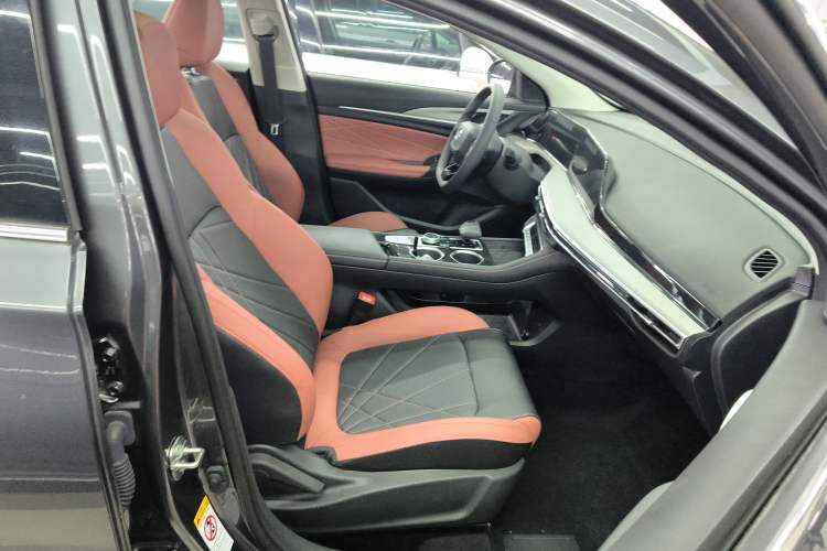 Used Changan Eado 2024 PLUS Blue Whale NE 1.4T GDI DCT High-Energy Edition
