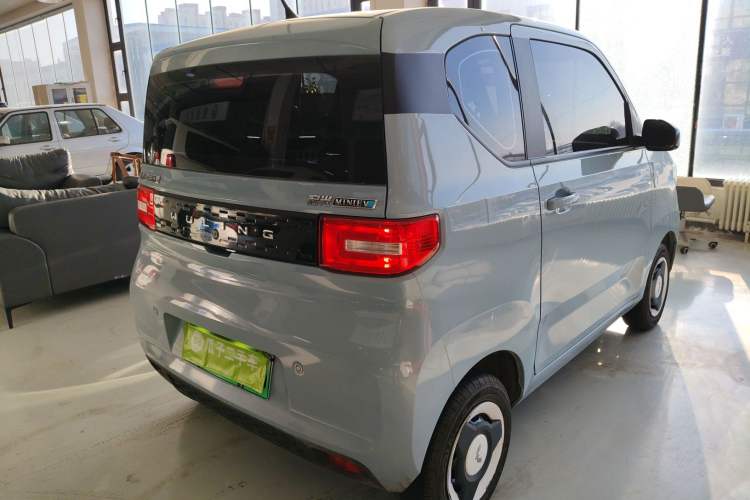 Used Wuling Hongguang MINIEV 2022 Easy Version Lithium Iron Phosphate

