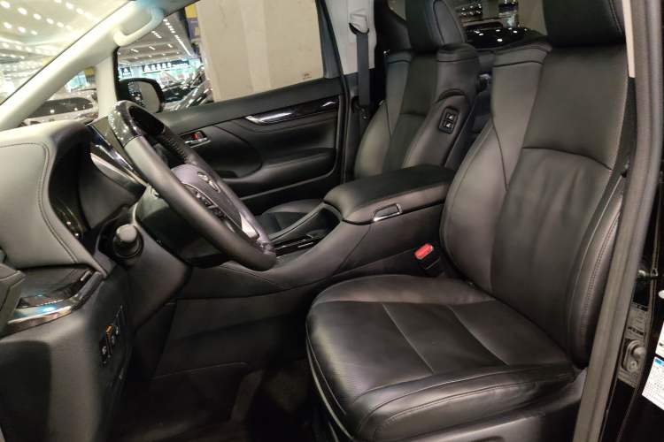 Used Toyota Vellfire 2020 Dual-Engine 2.5L HV Luxury Edition
