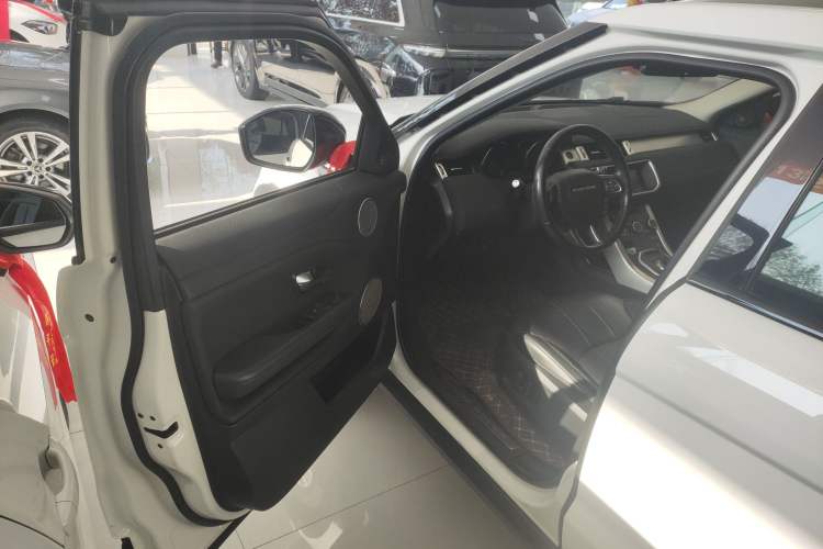 Used Land Rover Range Rover Evoque 2018 240 PS SE Smart Brilliance Edition