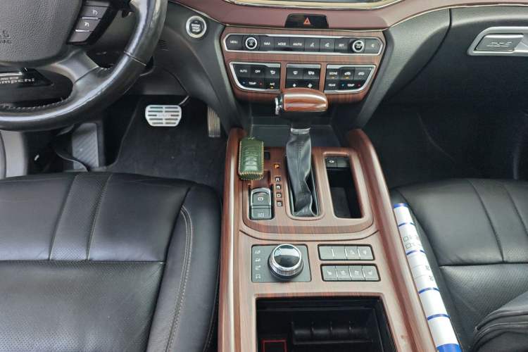 Used GAC Trumpchi GS8 2017 320T Two-Wheel Drive Luxury Smart Connectivity Version (7 Seats)
