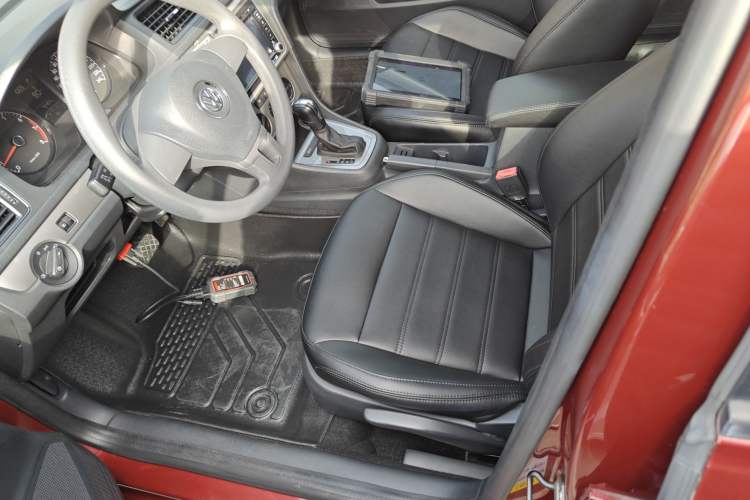 Used Volkswagen Gran Lavida 2013 1.6L Automatic Fashion Model
