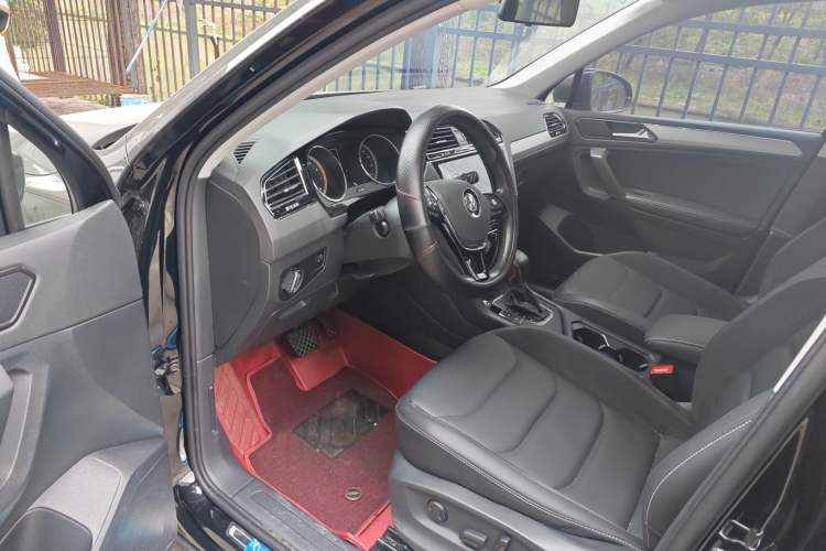 Used Volkswagen Tiguan L 2019 Updated Version 330TSI Automatic Two-Wheel Drive Panoramic Comfort Edition China VI Standard