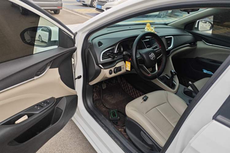 Used Buick GT 2018 15T Manual Elite Version China V Standard
