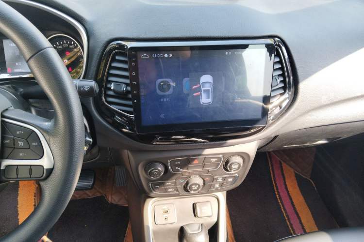 Used  Compass 2017 200T Automatic Enjoyment Version
