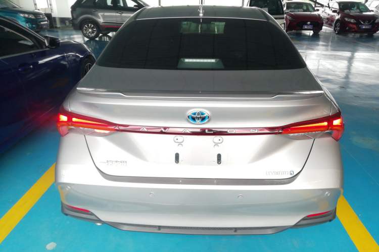 Used Toyota Avalon 2019 Dual-Engine 2.5L Luxury Edition China VI Standard
