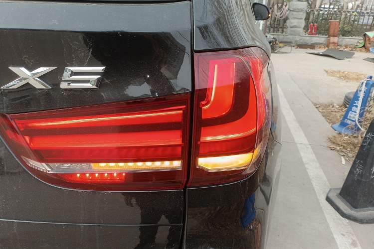 Used BMW X5 2018 xDrive28i
