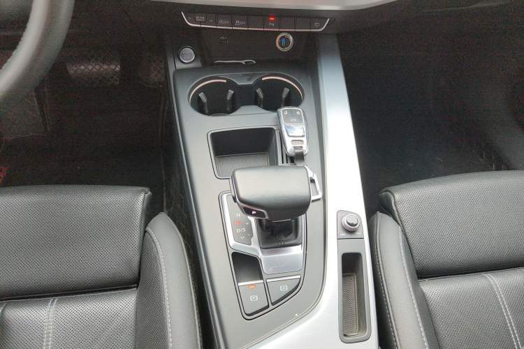 Used Audi A4L 2023 40 TFSI Fashion Dynamic Model
