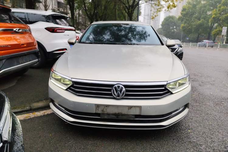 Used Volkswagen Magotan 2017 330TSI DSG Luxury Model