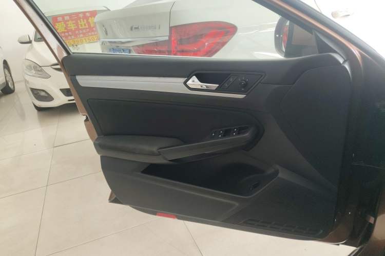 Used Volkswagen Lamando 2018 230TSI DSG Fashion Edition
