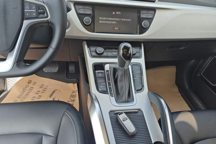 Used Geely Auto Emgrand X7 Sport 2018 1.8TD Automatic Two-Wheel Drive Zhiya Model
