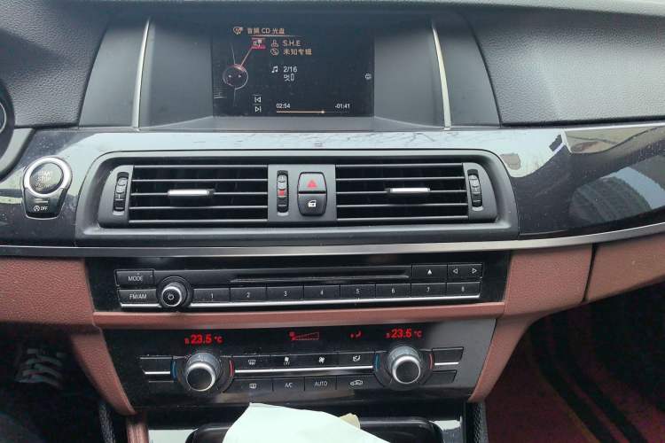 Used BMW 5 Series 2014 520Li Elegant Model