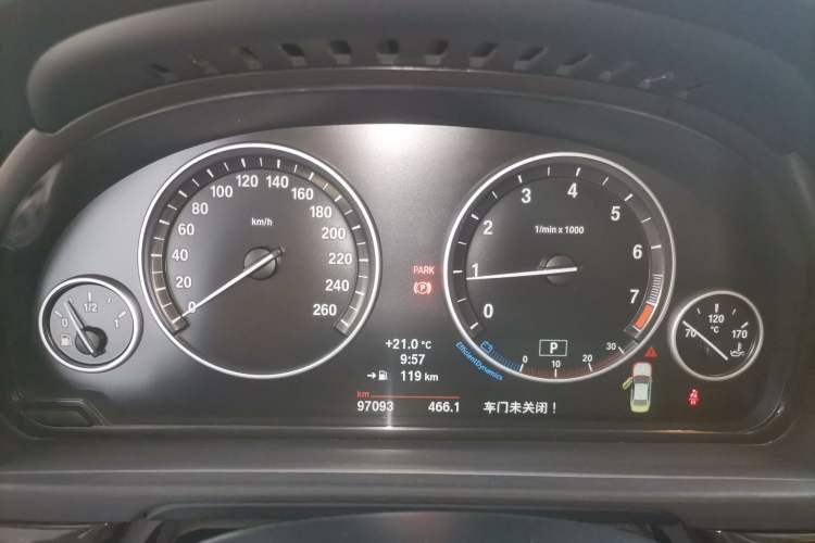 Used BMW 5 Series 2014 525Li Luxury Design Package
