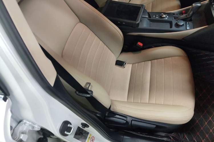 Used Lexus IS 2017 300 Leading Edition
