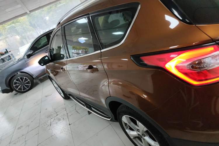 Used Ford Kuga 2018 EcoBoost 180 Two-Wheel-Drive Platinum Edition