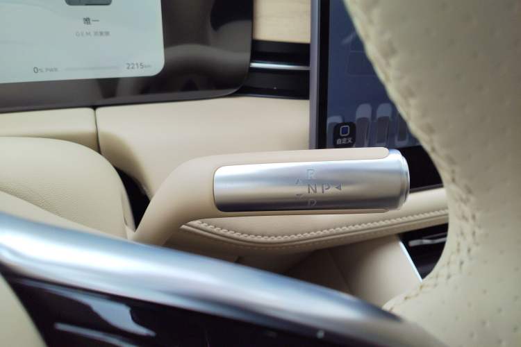 Used Hima AITO M5 2025 Extended-Range Ultra All-Wheel-Drive Version
