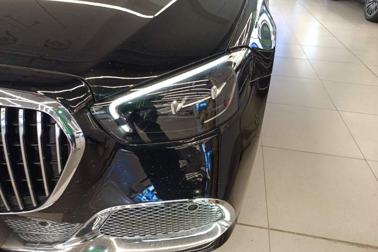 Used Mercedes-Benz E-Class 2022 Second Facelift E 300 L Luxury Edition