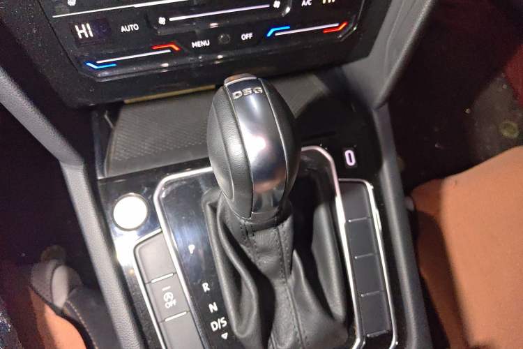 Used Volkswagen Magotan 2023 2 Million Units Commemorative Edition 330TSI DSG Luxury Version
