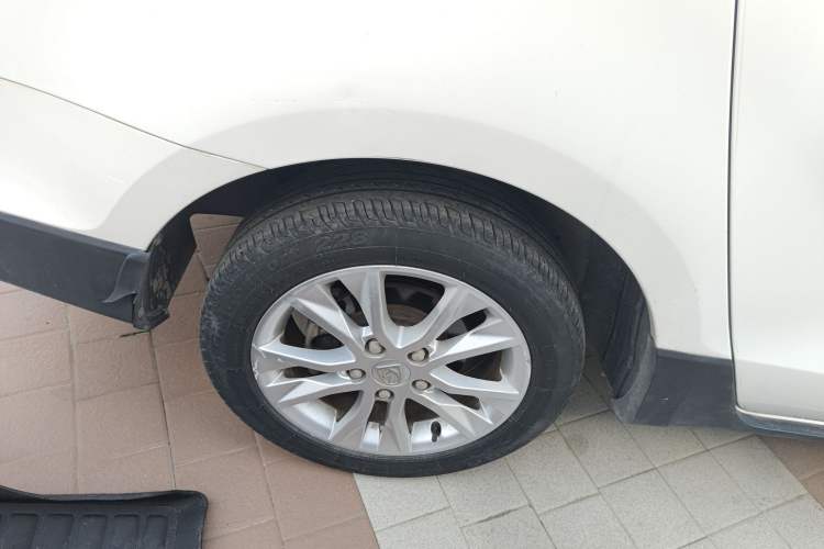 Used Baojun 730 2014 1.5L manual standard trim 7 seats
