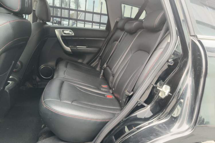 Used Haval H6 2016 Upgraded Model 1.5T Automatic Two-Wheel Drive Prestige Version
