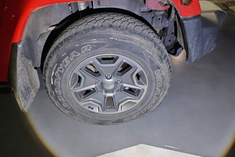 Used Jeep Wrangler 2014 2.8TD Sahara Four-Door Edition
