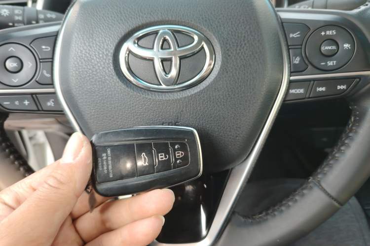 Used Toyota Camry 2021 2.0G Luxury Edition