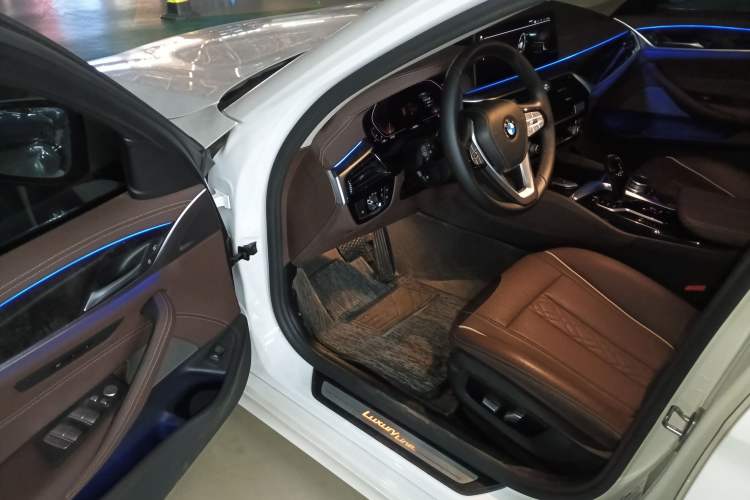 Used BMW 5 Series 2021 525Li Luxury Package