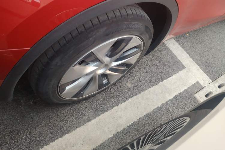 Used Tesla Model Y 2021 Long-Range All-Wheel-Drive Version 3D7