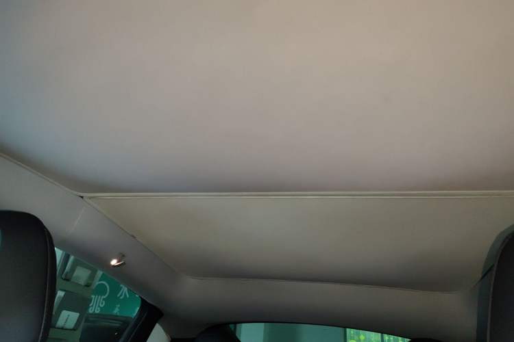 Used Tesla Model Y 2022 Long-Range All-Wheel-Drive Version
