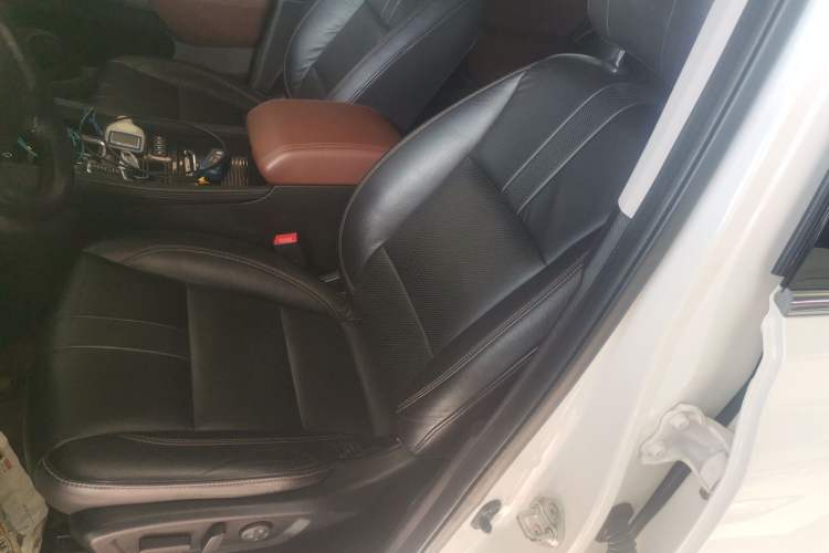 Used GAC Trumpchi GS8 2017 320T Two-Wheel Drive Luxury Smart Connectivity Version (7 Seats)
